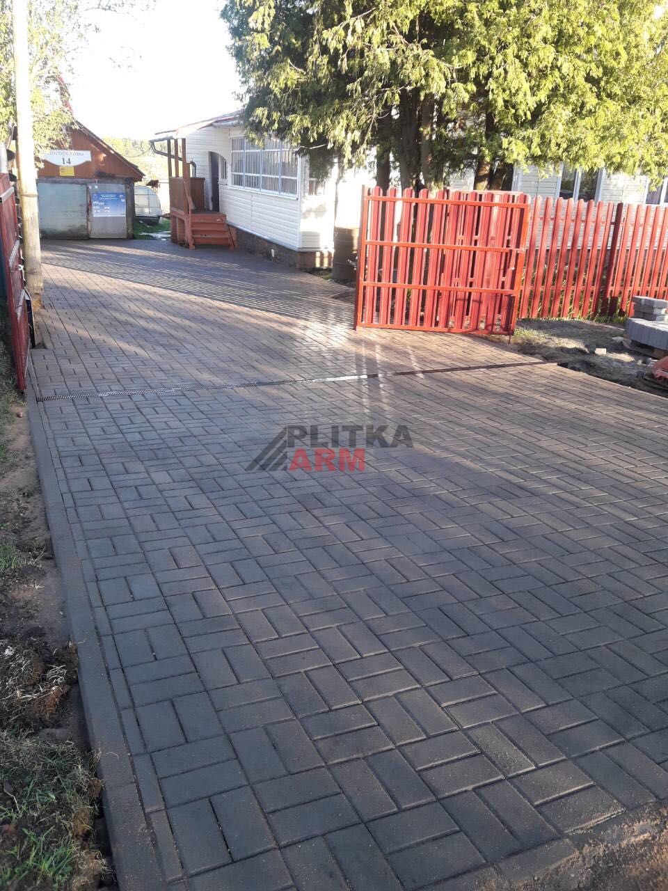 тротуарная плитка во дворе частного дома фотo и цена